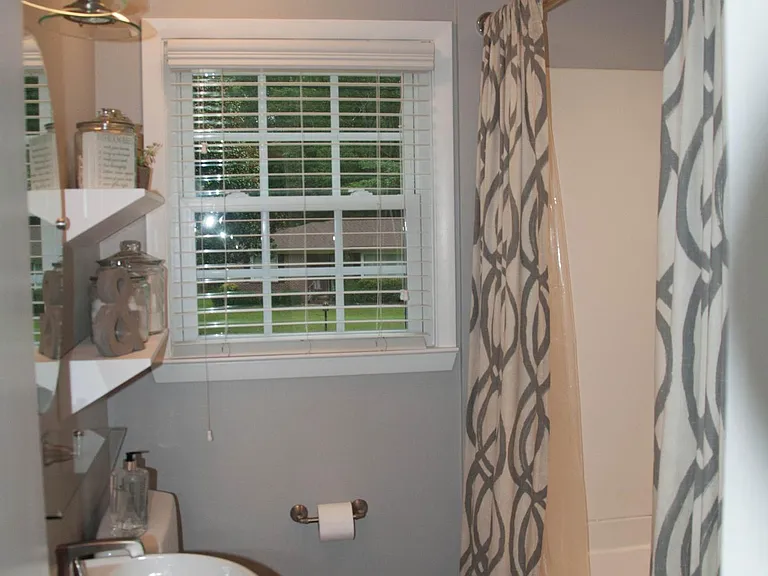 3243 Valley Park Dr — Photo 3