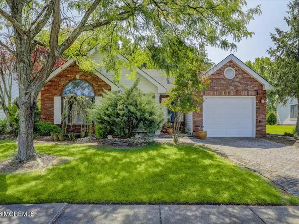 19 Hampton Drive, Marlboro, NJ 07746