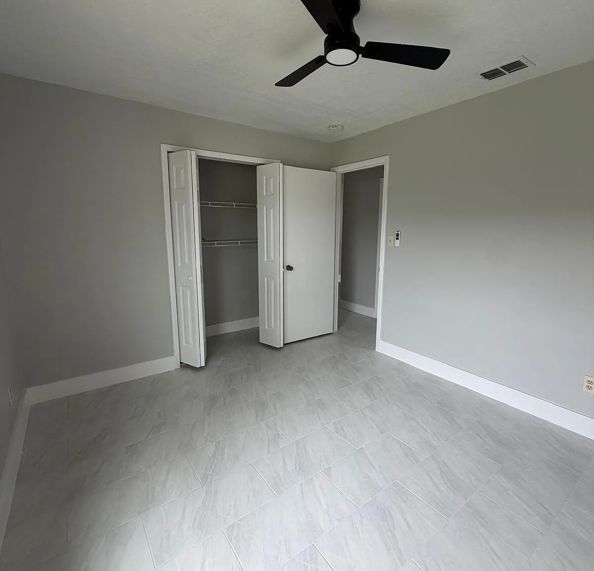3 bed, 1377 sqft, $2,200 — Photo 4