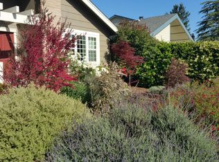 207 Ridgeview Dr, Petaluma, CA 94952