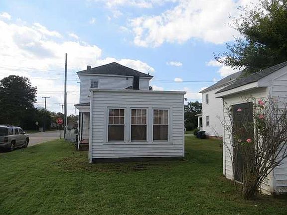 4th image of 2231 Elm Ave