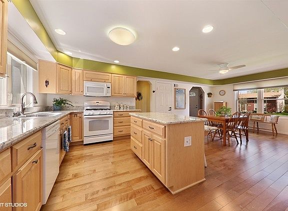 5th image of 6530 Maxwell Dr
