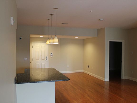 5th image of 28 Goodhue St Unit 315