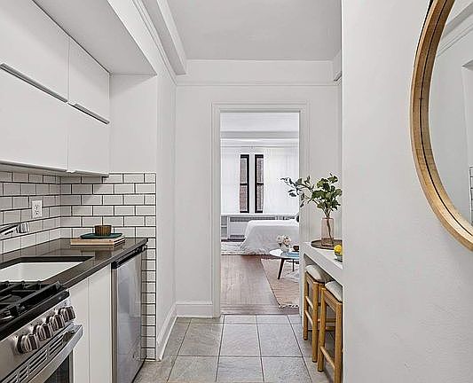 3rd image of 205 E 78th St APT 5S