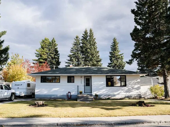 125 N Douglas Dr, Hinton, AB T7V 1C1