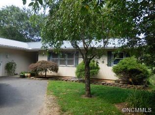 72 N Pointe Rd, Sylva, NC 28779