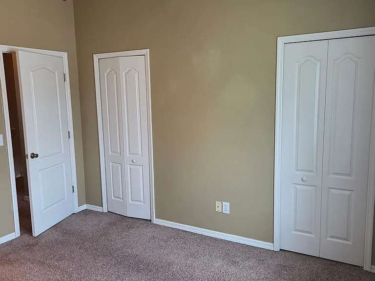 122 Wilton Cir — Photo 15