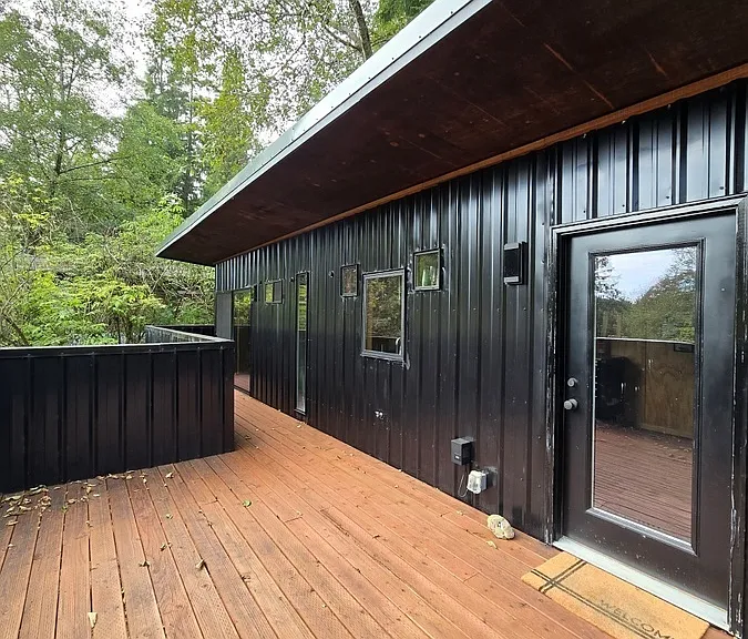 1645 Deer Rd — Photo 1