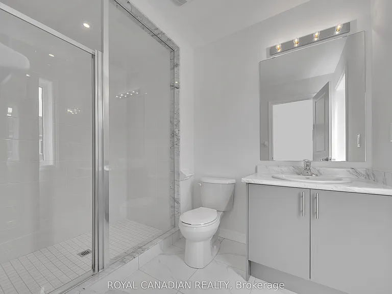 21 Tamworth Ter — Photo 38