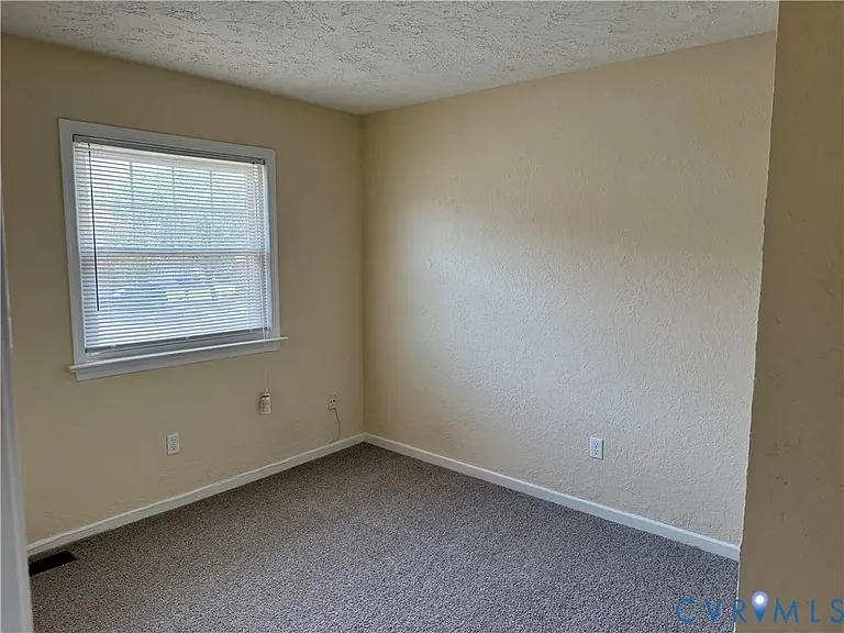 233 Knightsmanor Ct — Photo 8