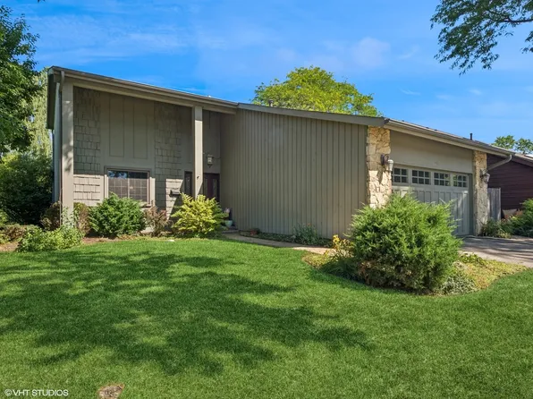 68 E Garden Ave, Palatine, IL 60067