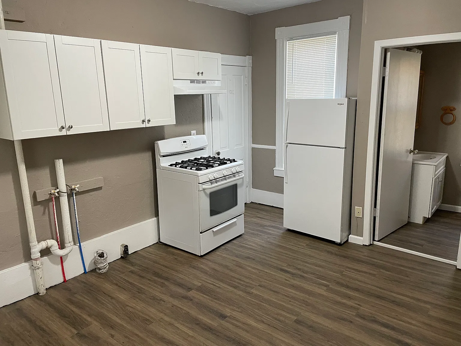 2 bed, 1000 sqft, $900 — Photo 3