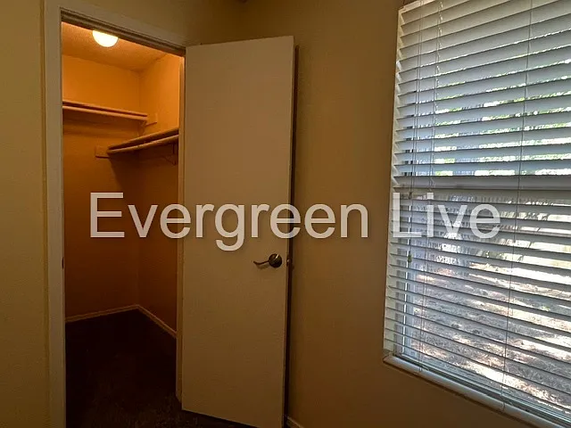 110 Barrow Ct — Photo 16