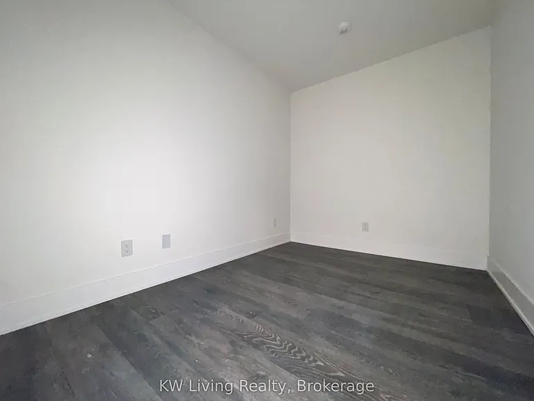 188 Fairview Mall Dr #816 — Photo 3
