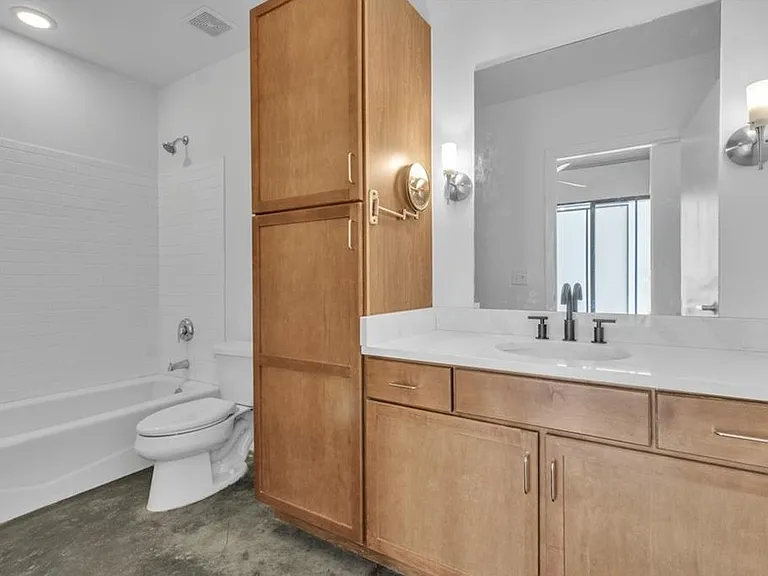 Tub and shower bathroom with plenty of counter space