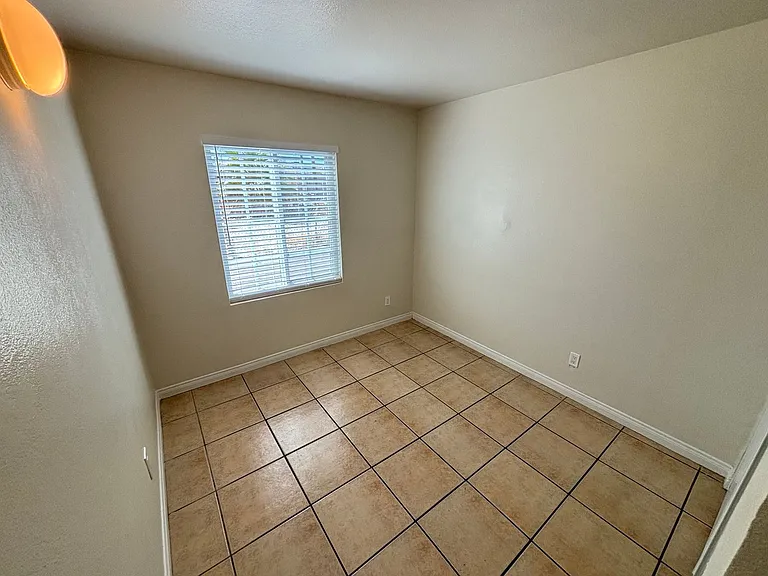 1420 Putnam Ave #4 — Photo 8