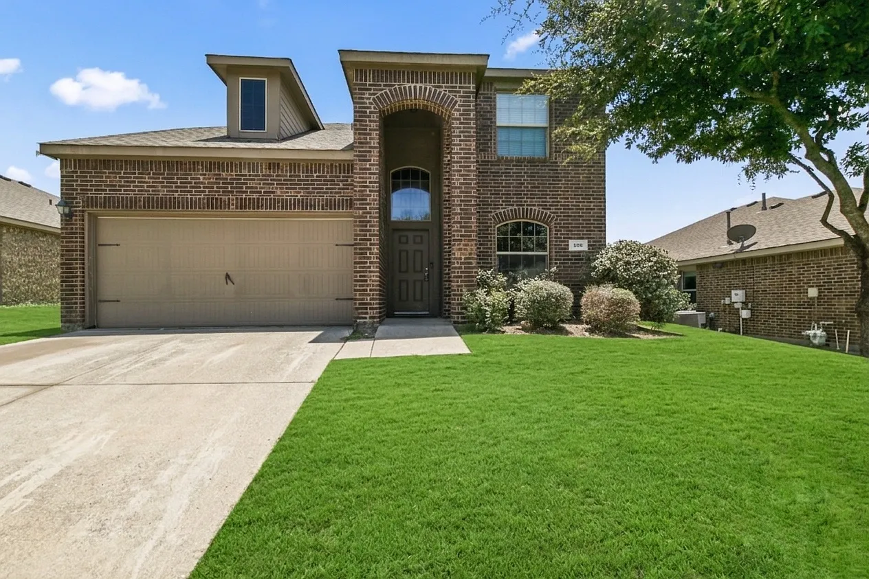 5 bed, 3.5 bath, 2342 sqft, $2,650 — Photo 1