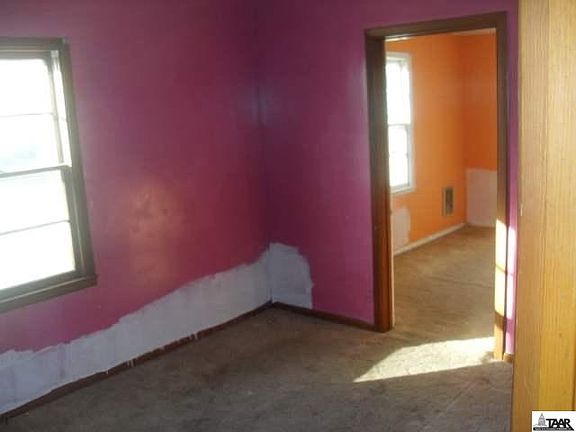 5th image of 1239 NE Oakland Ave