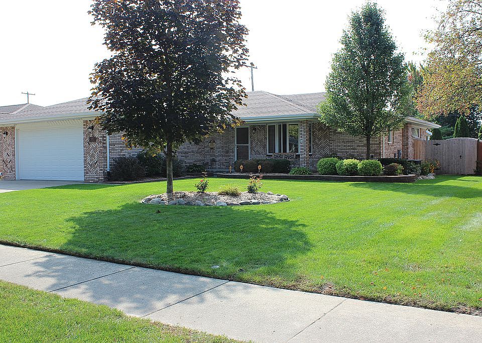 2nd image of 43146 Aspen Dr