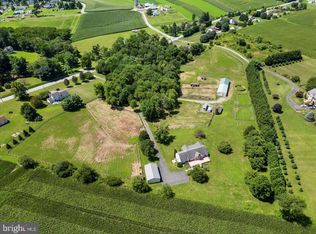 883 Main St, Fawn Grove, PA 17321