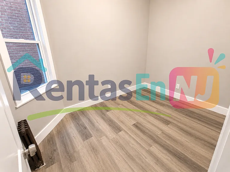 168 Bloomfield Ave #2L — Photo 1