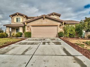 810 Amadova Dr, Perris, CA 92571