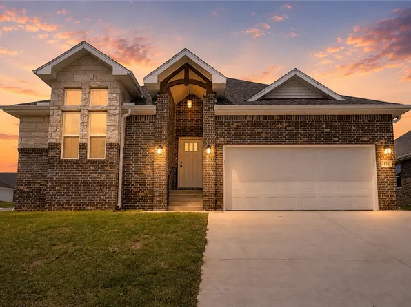 1170 Garrett Ln, Centerton, AR 72719