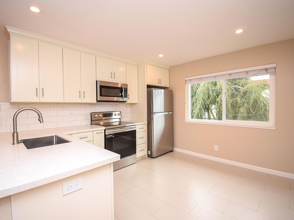 1st image of 994 Westlynn Way APT 4