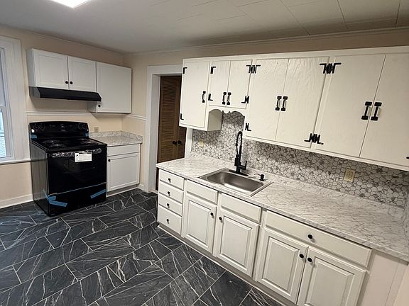 2nd image of 1313-1315 Clay Ave APT 1313-1