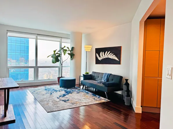 77 Hudson Street 3902 image 1 of 27