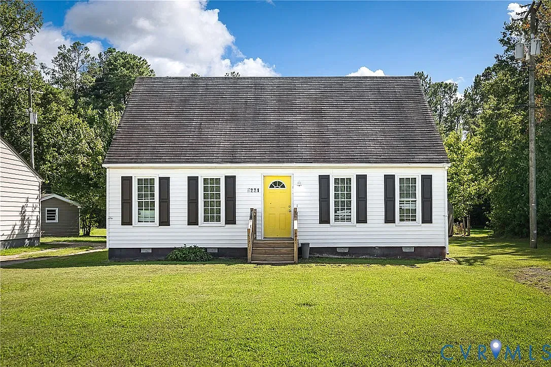 4 bed, 1296 sqft, $2,095 — Photo 1