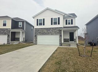655 NW Williamsburg Ln, Waukee, IA 50263