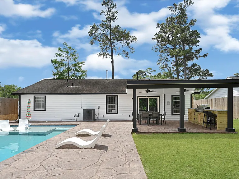 12115 Wood Forest Dr — Photo 42