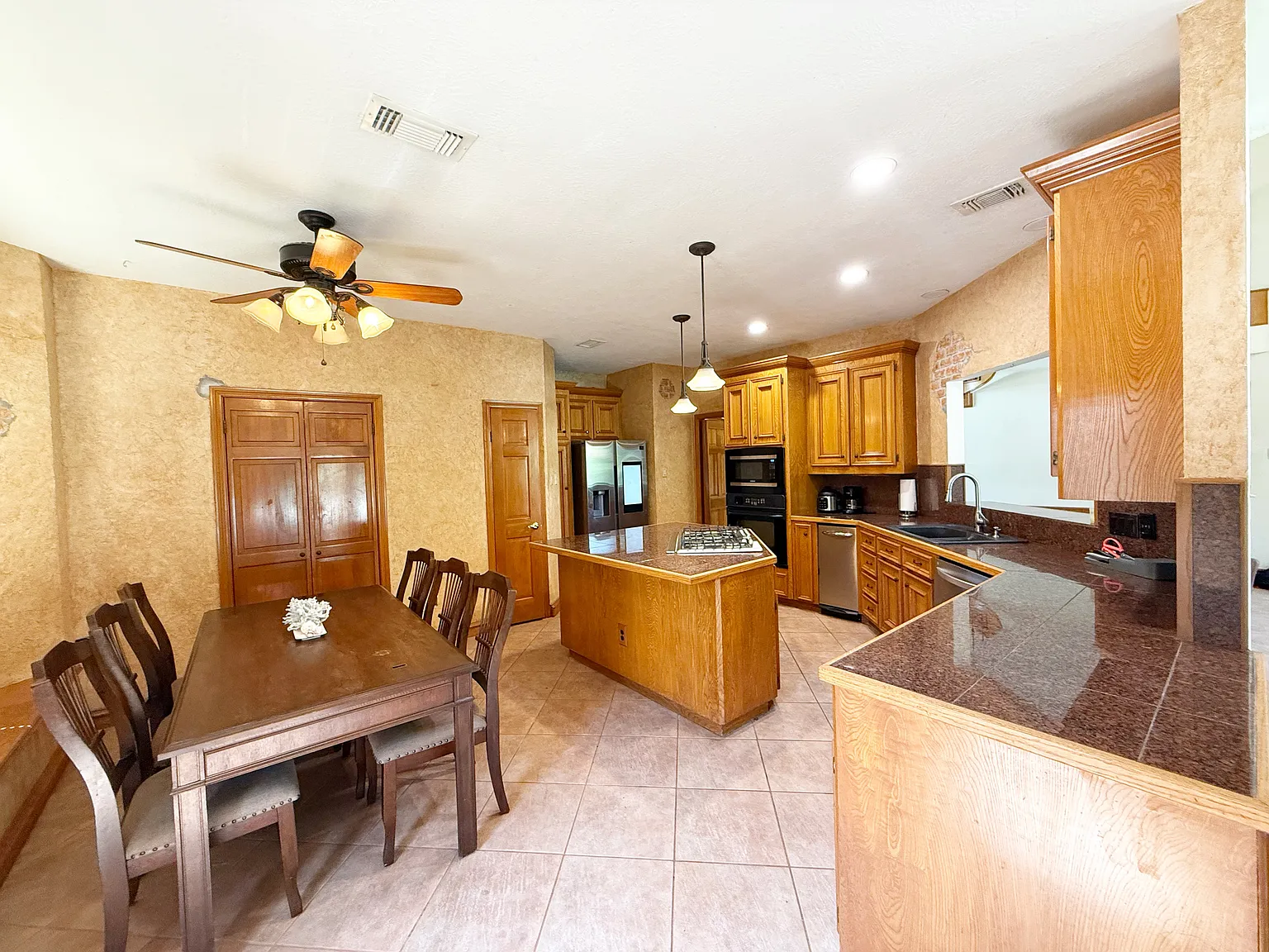 5 bed, 3517 sqft, $7,000 — Photo 4