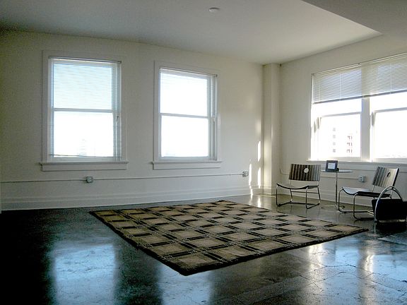 4th image of 604 S 3rd St Unit 708