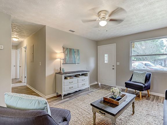 3rd image of 2957 Sunset St