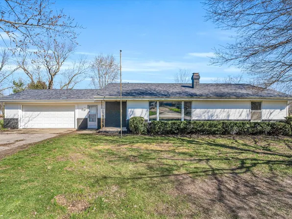 305 N East St, Bellflower, IL 61724