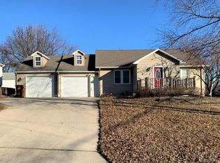 315 E 9th St, Carroll, IA 51401