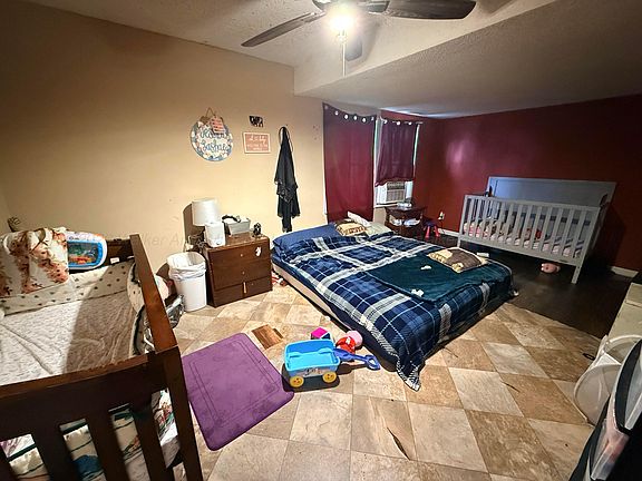 5th image of 286 School St