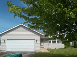 702 John Ct, Genoa, IL 60135