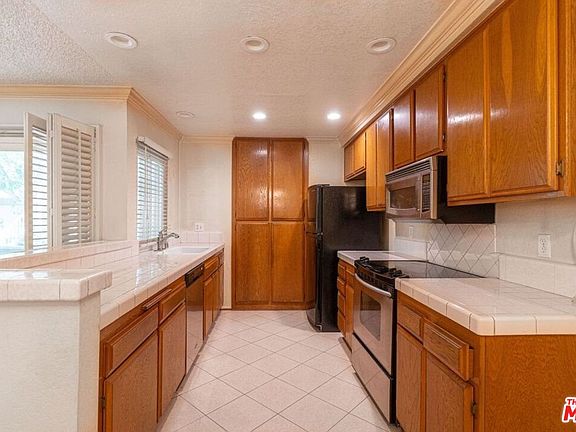 4th image of 3855 Thorncroft Ln Unit D