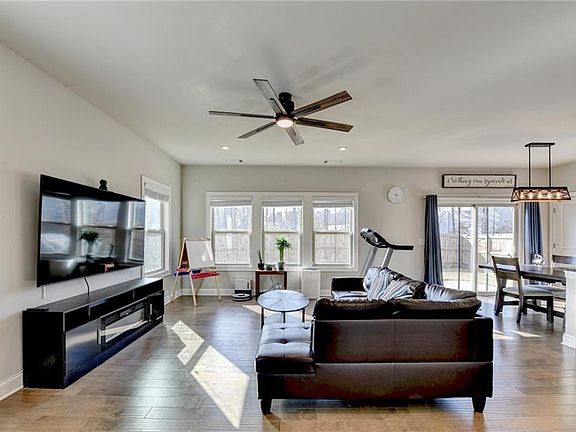 4th image of 3675 Morgan Rd