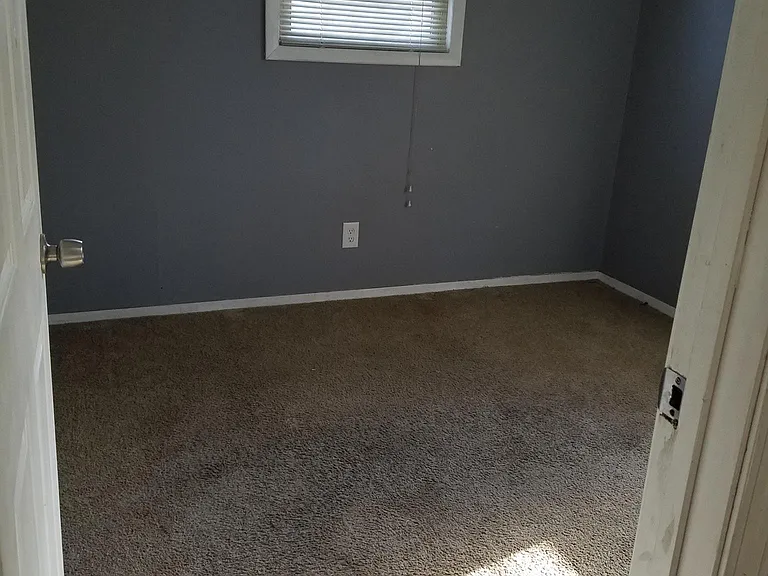 2103 Hagood St — Photo 2