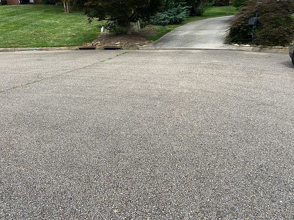 4th image of 2056 Willow View Ln