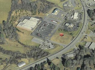128 Cross Road Dr, Mills River, NC 28759
