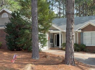 405 Sandhills Cir, Pinehurst, NC 28374