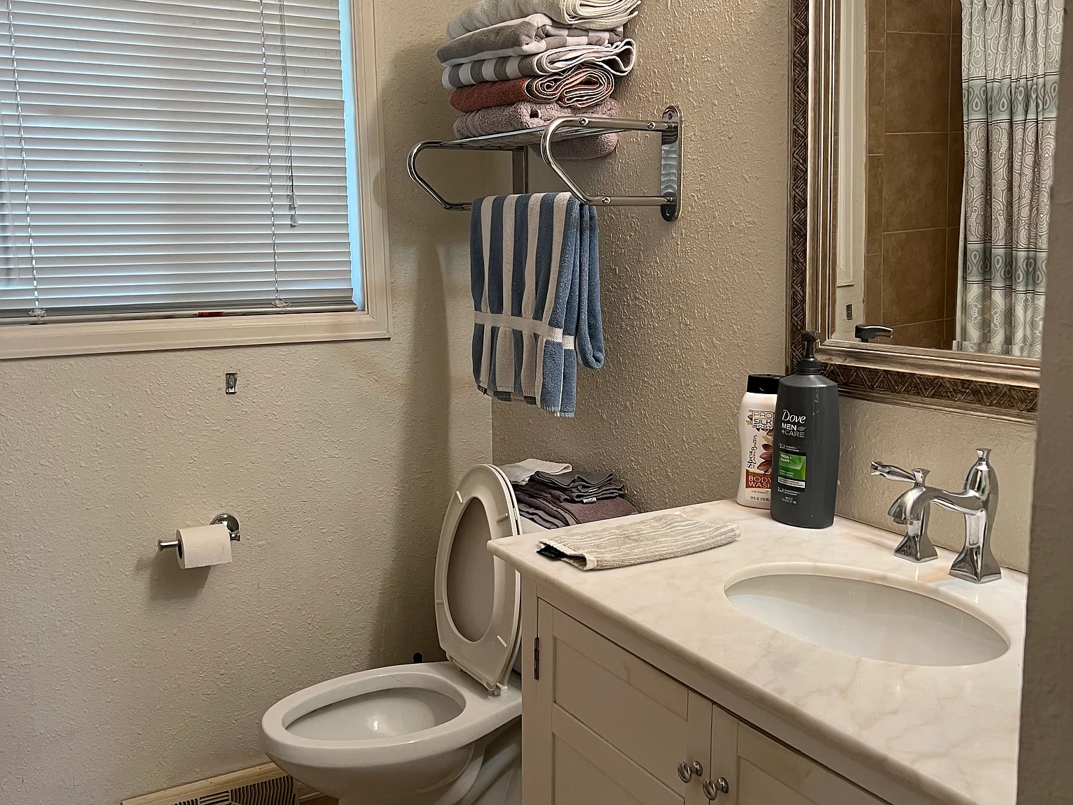 2 bed, 720 sqft, $1,300 — Photo 2
