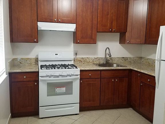 3rd image of 92 Buckingham Ave APT A