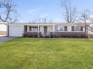 2660 N Waterford Dr, Florissant, MO 63033