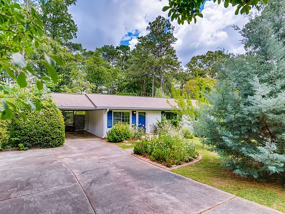 3rd image of 81 Pineland Dr SE